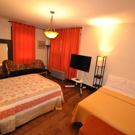Ewr Airport Multilevel Guest House Room With 2-3 Beds Newark Buitenkant foto