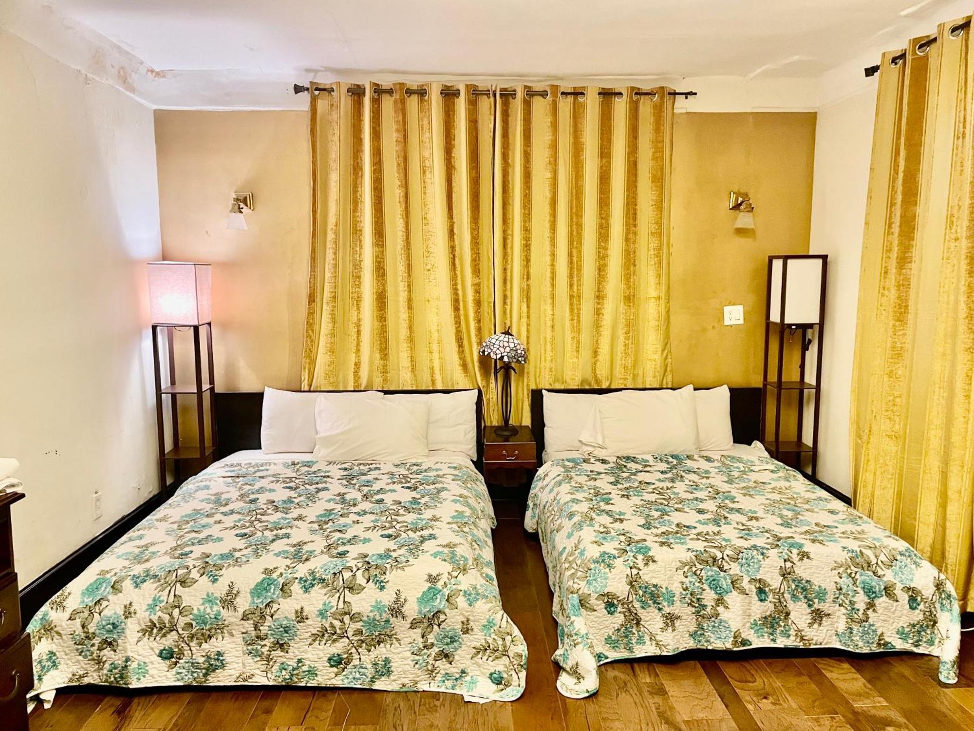 Ewr Airport Multilevel Guest House Room With 2-3 Beds Newark Buitenkant foto